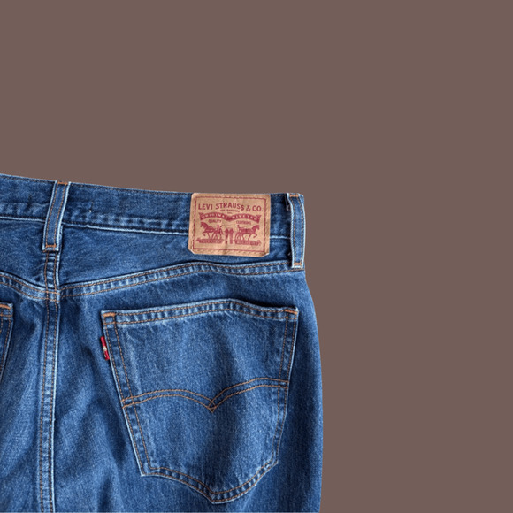 Levi’s Low Pro Straight Jeans | Medium Wash | Size 31 | Vintage-Inspired - Picture 3 of 5